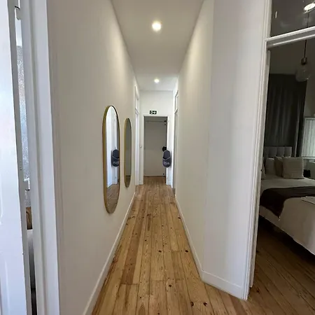 アパート 41 Bed River Front
