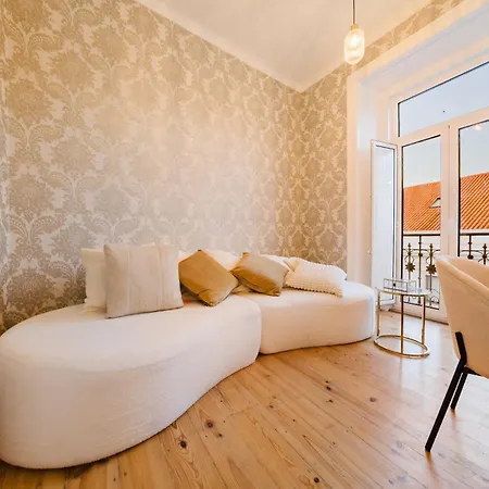 41 Bed River Front *